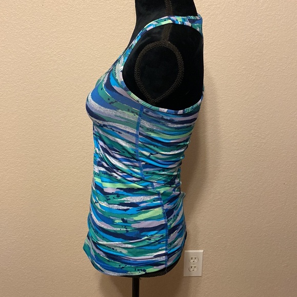 Lululemon Razorback Workout Tank w/ Bag - Picture 2 of 7